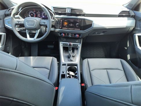 New 2025 Audi Q3 2.0T Premium image 11