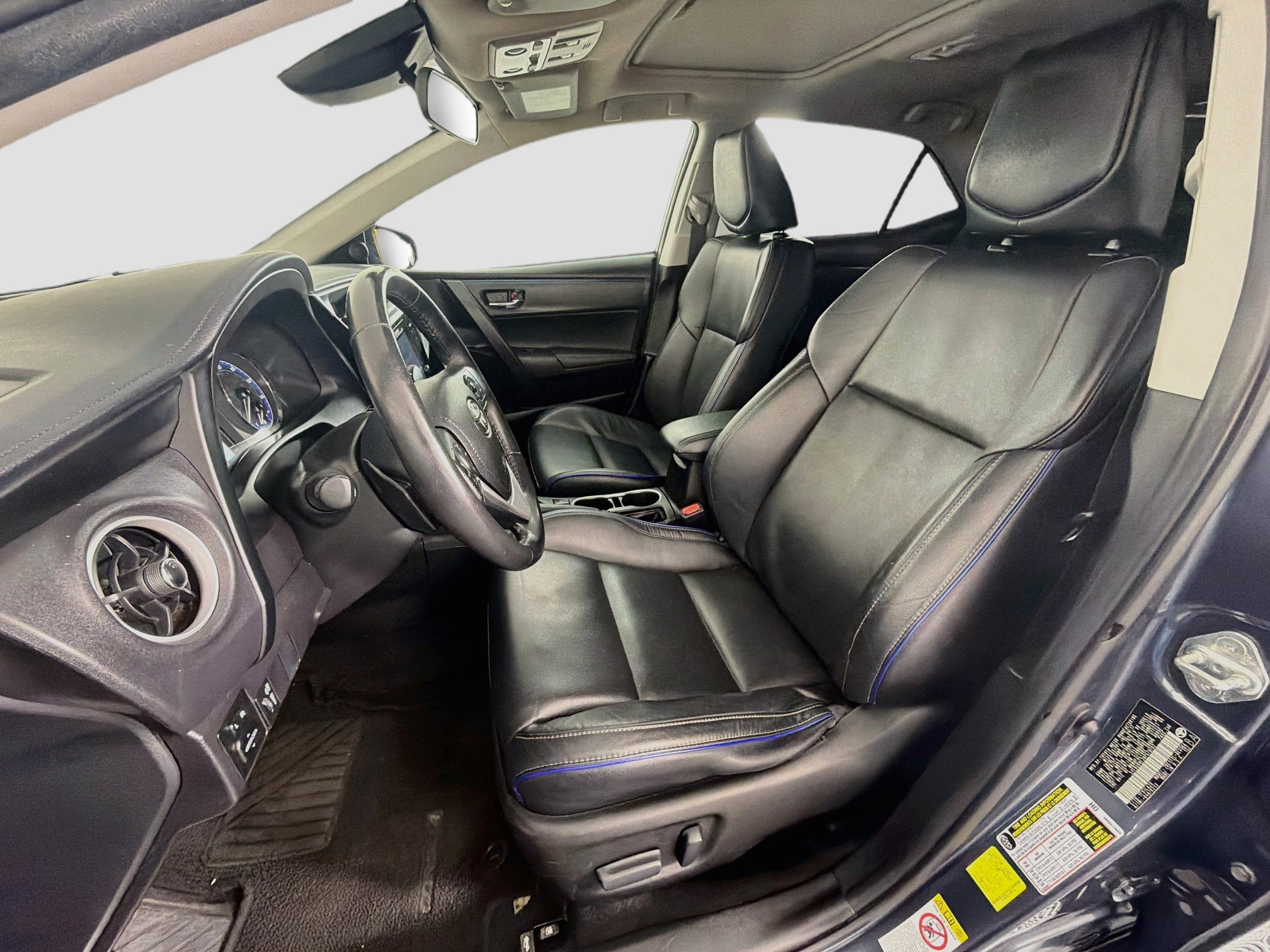 Used 2017 Toyota Corolla XSE w/ Carpet Mat Package (TMS) FWD image 13