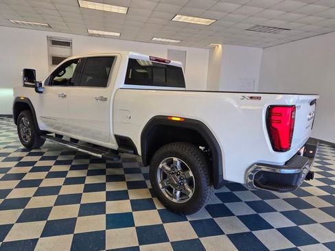 New 2026 GMC Sierra 3500 SLT w/ SLT Premium Package image 5