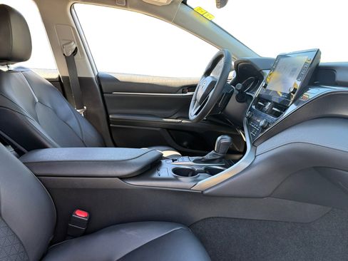 Used 2022 Toyota Camry XSE image 14