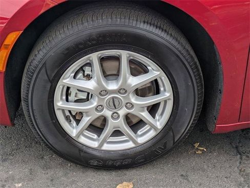 Certified 2024 Chrysler Pacifica Touring-L image 31