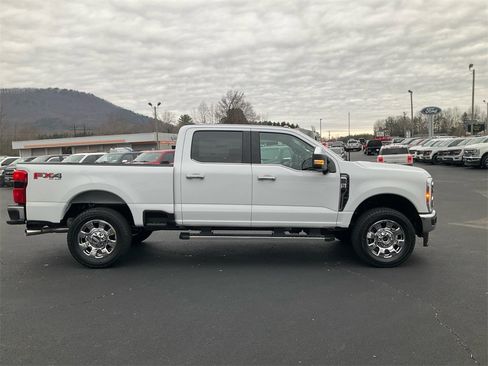 New 2026 Ford F250 Lariat w/ Chrome Package image 4