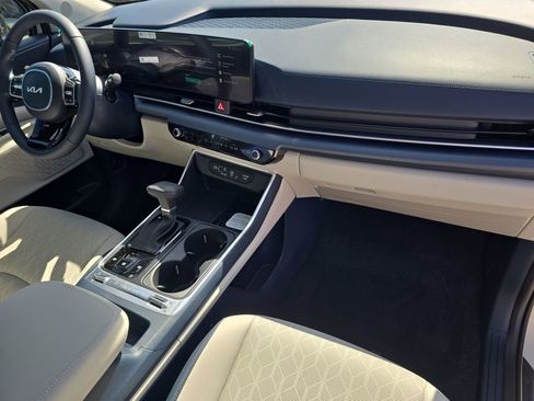 New 2026 Kia Carnival SX image 12