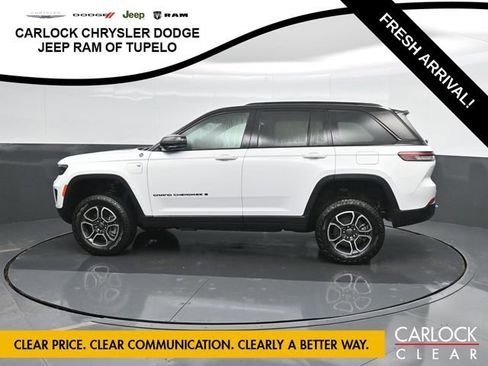 Used 2022 Jeep Grand Cherokee Trailhawk image 9