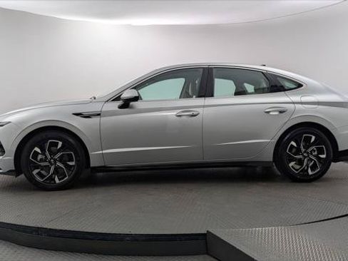 Used 2025 Hyundai Sonata SEL FWD image 3