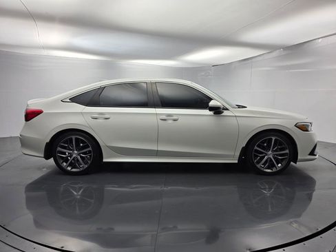 Used 2024 Honda Civic Touring image 3