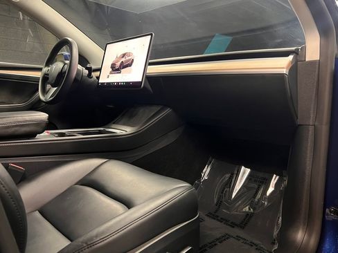 Used 2023 Tesla Model Y Performance AWD/4WD image 5