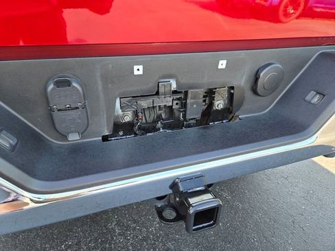 Used 2022 GMC Sierra 1500 SLT w/ SLT Premium Package AWD/4WD image 18