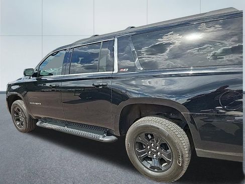 Used 2018 Chevrolet Suburban LT image 3