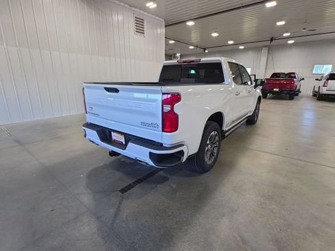 Used 2023 Chevrolet Silverado 1500 High Country w/ Technology Package AWD/4WD image 8