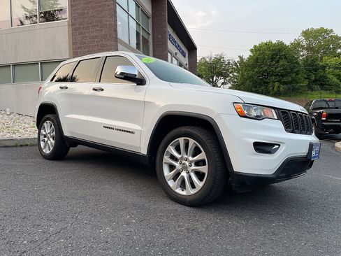 Used 2017 Jeep Grand Cherokee Limited image 13
