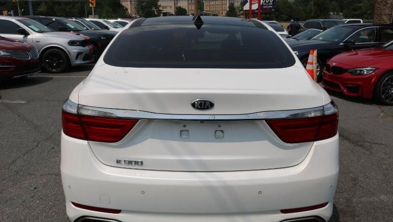 Used 2017 Kia K900 Premium RWD image 6