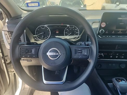 Used 2024 Nissan Rogue S FWD image 21