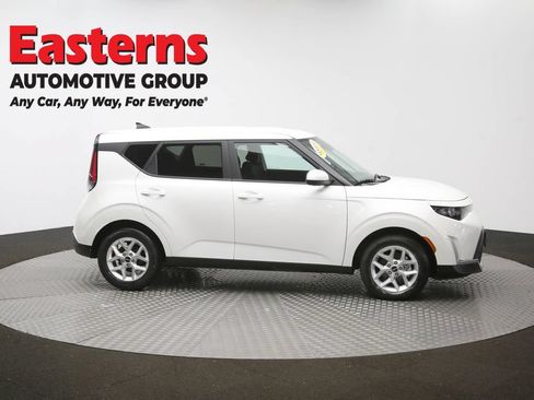 Used 2024 Kia Soul LX w/ Option Group 015 FWD image 45
