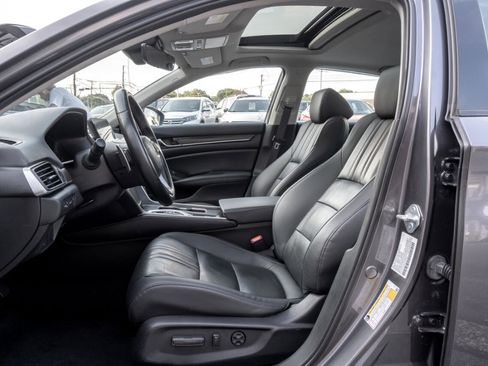 Used 2022 Honda Accord Touring image 12