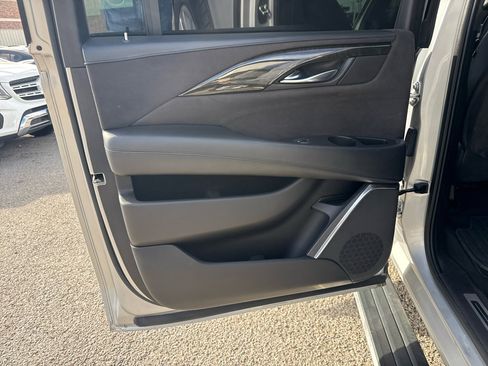 Used 2016 Cadillac Escalade ESV Platinum image 21