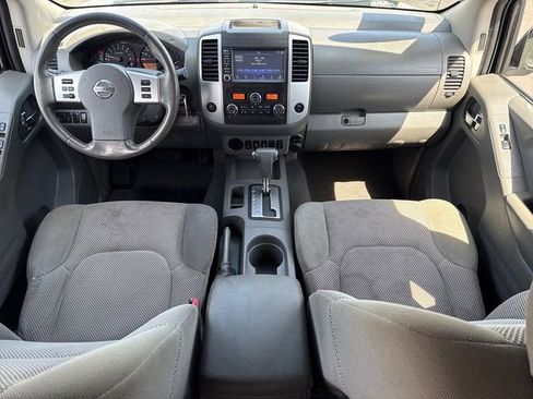 Used 2019 Nissan Frontier SV w/ Value Truck Package RWD image 12