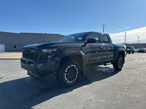 New 2025 Toyota Tacoma TRD Sport image 3