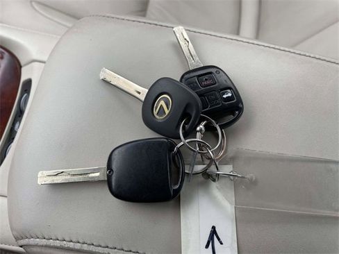 Used 2006 Lexus SC 430 Convertible image 28