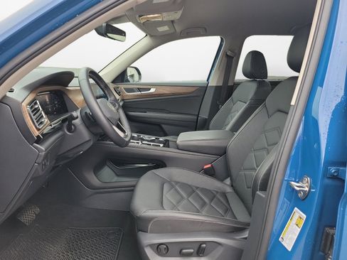 Certified 2025 Volkswagen Atlas SE image 11