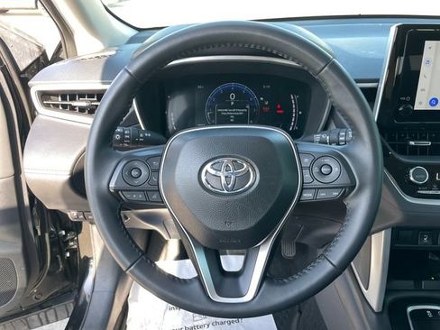 Used 2025 Toyota Corolla Cross XLE w/ Convenience Package AWD/4WD image 39