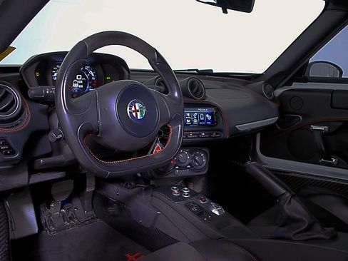 Used 2015 Alfa Romeo 4C Spider w/ Spider Track Package RWD image 12