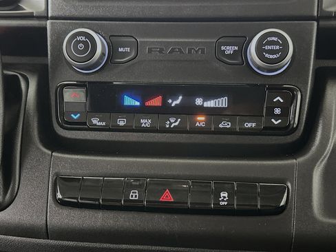 Used 2025 RAM ProMaster 2500 w/ Convenience Group image 23