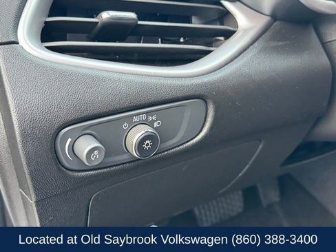 Used 2021 Chevrolet Malibu LS FWD image 36
