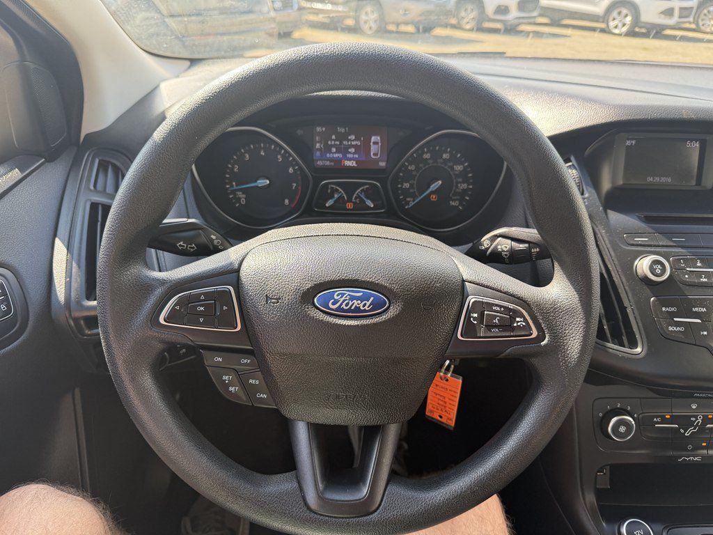 Used 2016 Ford Focus SE FWD image 21