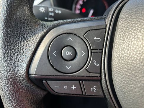 Used 2024 Toyota RAV4 XLE FWD image 20