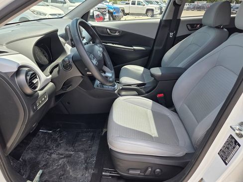 Used 2021 Hyundai Kona Ultimate FWD image 3
