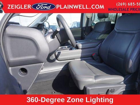 Used 2025 Ford Expedition Active image 22
