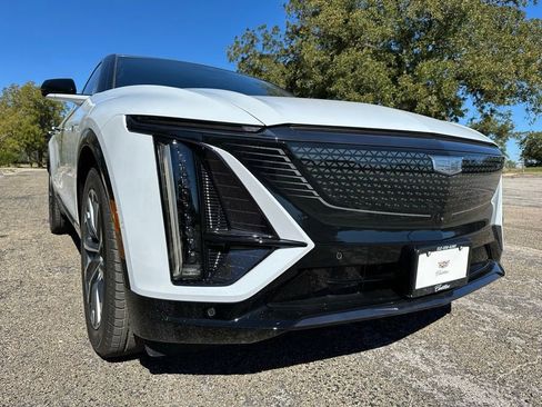 New 2026 Cadillac Lyriq Sport image 8