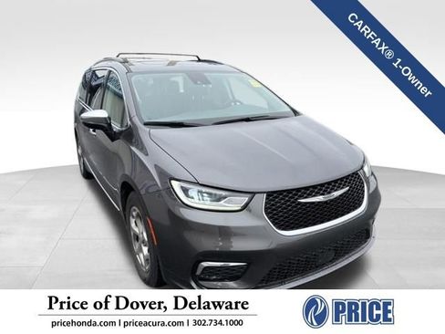 Used 2023 Chrysler Pacifica Limited image 1