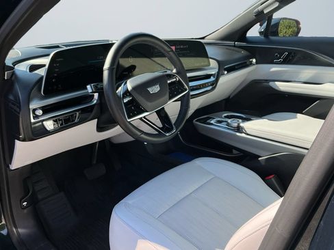 Used 2024 Cadillac Lyriq Sport w/ LPO, Floor Liner Package AWD/4WD image 11