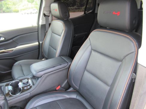 Used 2023 GMC Acadia AT4 w/ Technology Package AWD/4WD image 17
