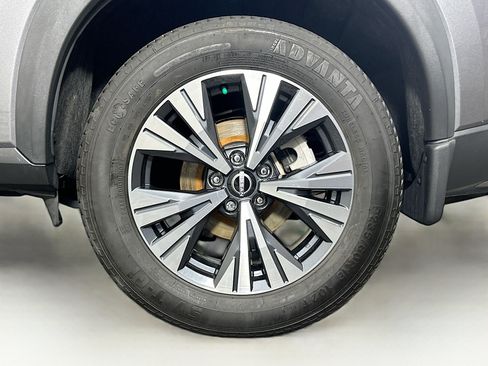 Used 2023 Nissan Rogue SV AWD/4WD image 11