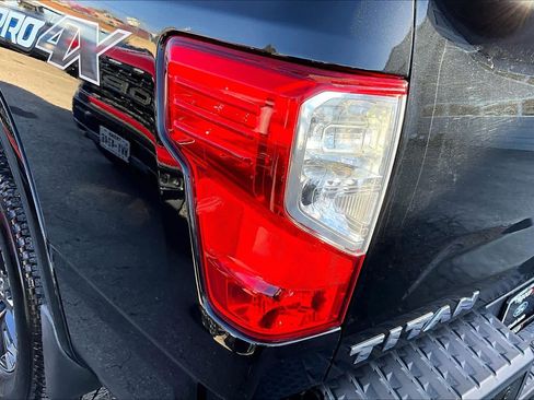 Used 2017 Nissan Titan PRO-4X w/ Pro-4x Convenience Package image 27