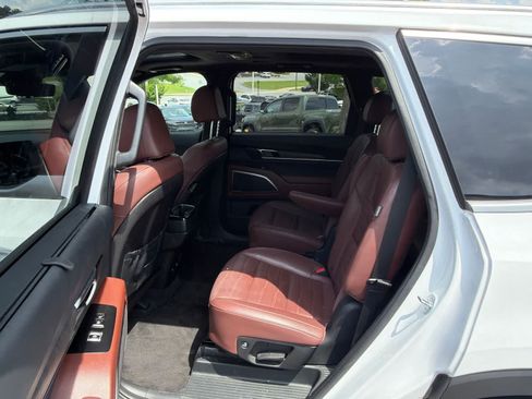 Used 2024 Kia Telluride SX Prestige AWD/4WD image 15
