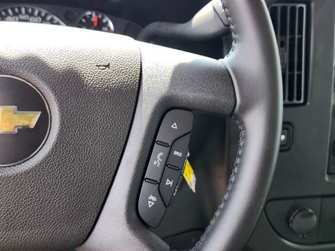 Used 2022 Chevrolet Express 3500 w/ Power Convenience Package RWD image 20