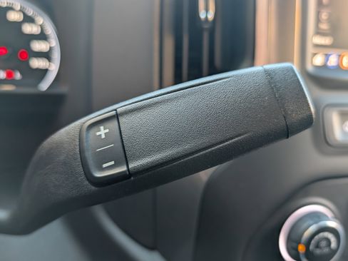 Used 2024 Chevrolet Silverado 1500 Custom image 30