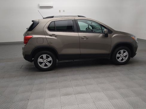 Used 2022 Chevrolet Trax LT w/ Driver Confidence Package AWD/4WD image 10