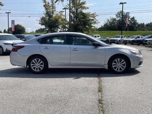 Used 2018 Nissan Altima 2.5 S w/ S Convenience Package FWD image 6