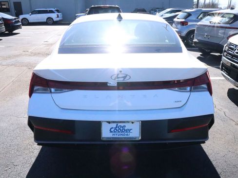 New 2026 Hyundai Elantra Limited FWD image 23
