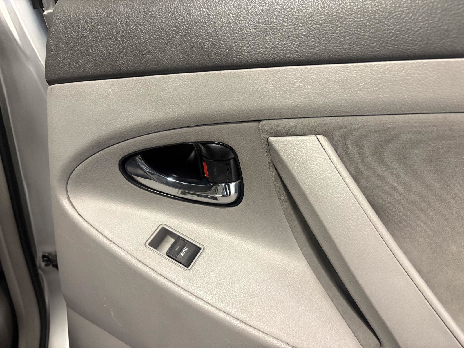 Used 2011 Toyota Camry LE FWD image 41