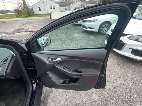 Used 2018 Ford Focus SE FWD image 27