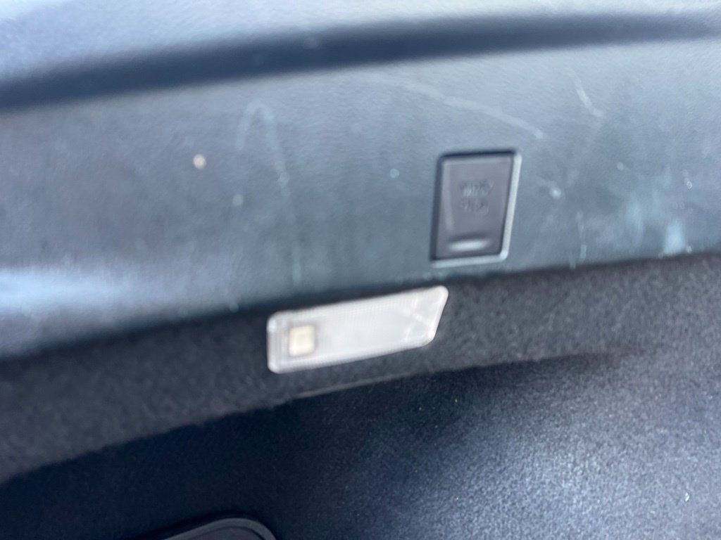 Used 2021 Toyota Prius L Eco FWD image 26