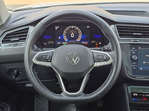 Certified 2022 Volkswagen Tiguan SE image 22