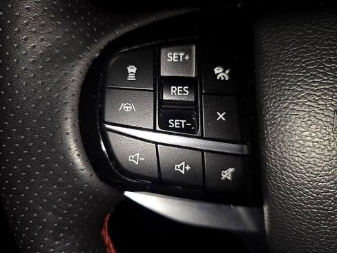 Used 2023 Ford Explorer ST-Line image 15