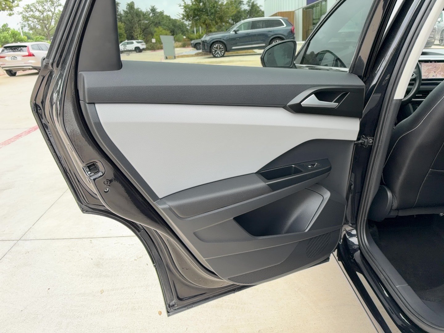 Used 2022 Volkswagen Taos SEL FWD image 15